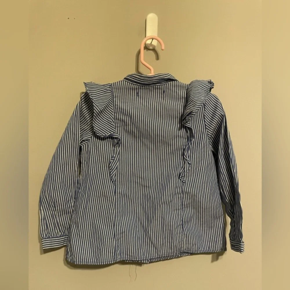ZARA GIRLS striped collared dress shirt‎ with floral design and ruffles size 5
